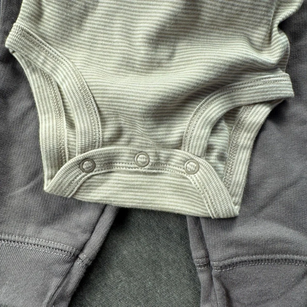 Carter's Child of Mine Baby Fleece Hoodie Bodysuit Pants 2 Set Bundle 0-3M 3-6M
